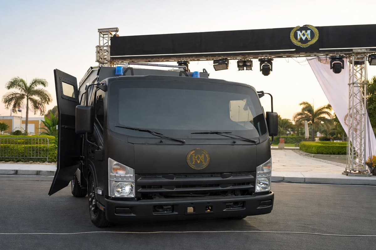 Cash-in-Transit Vehicles – Ultra-Clear BR6 Glass Kits